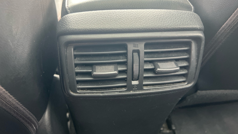 Nissan X-Trail 1.6 dCi Tekna 5dr Diesel Station Wagon